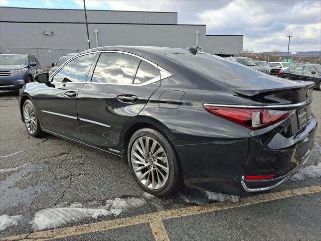 used 2022 Lexus ES 300h car, priced at $37,050