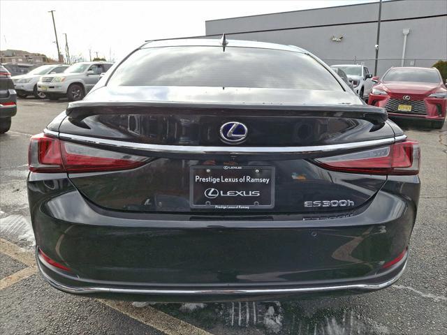 used 2022 Lexus ES 300h car, priced at $37,050