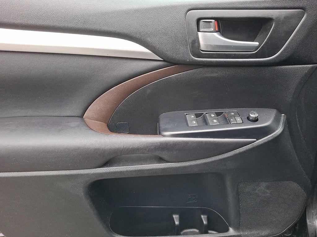 used 2017 Toyota Highlander car, priced at $17,620