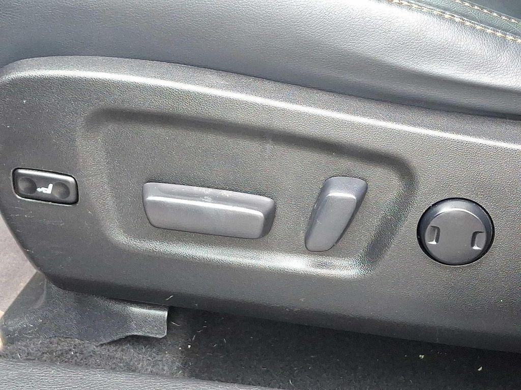 used 2017 Toyota Highlander car, priced at $21,389