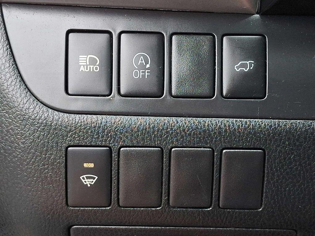 used 2017 Toyota Highlander car, priced at $21,389