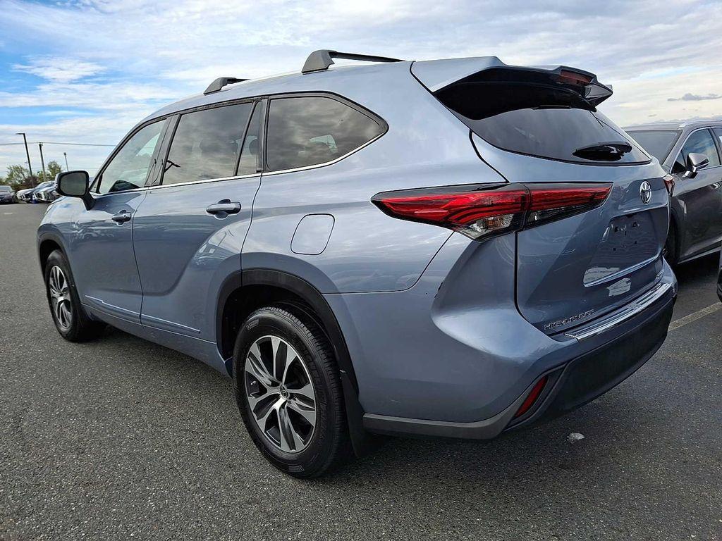 used 2022 Toyota Highlander car, priced at $37,378