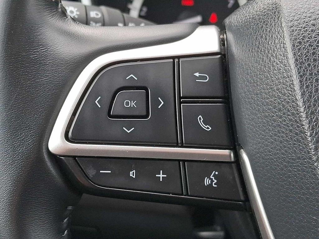 used 2022 Toyota Highlander car, priced at $37,378