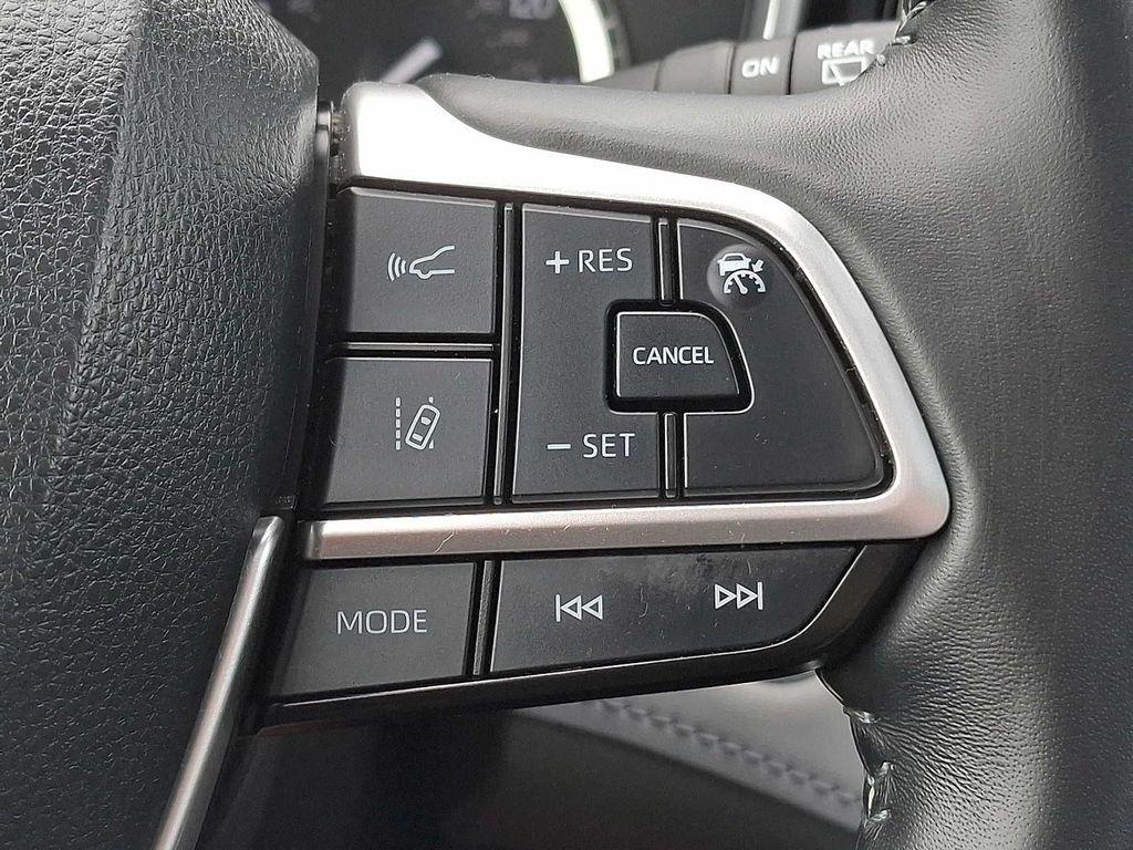 used 2022 Toyota Highlander car, priced at $37,378