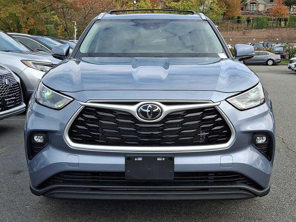 used 2022 Toyota Highlander car, priced at $37,378