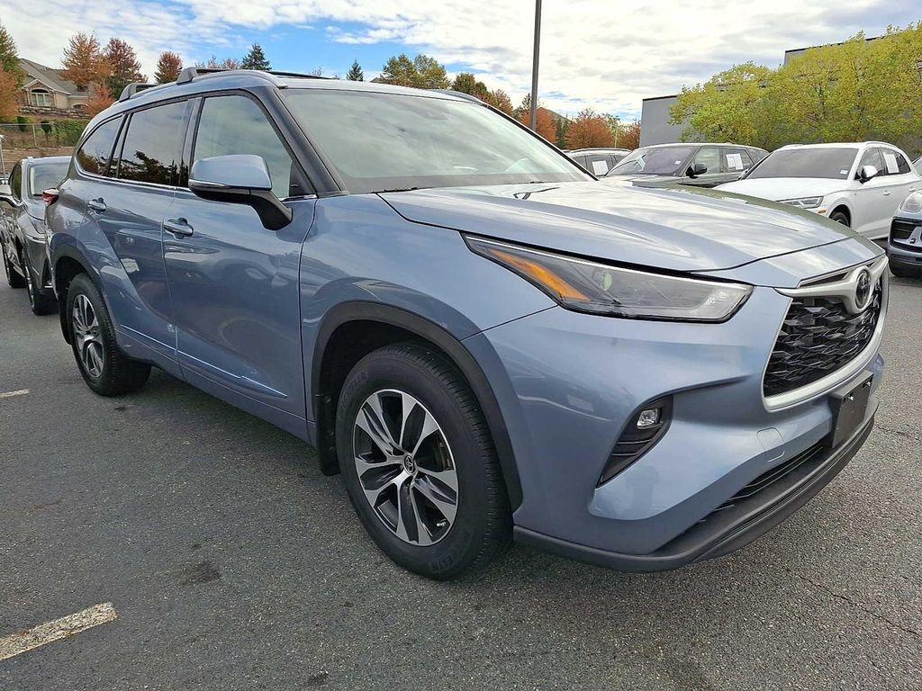 used 2022 Toyota Highlander car, priced at $37,378