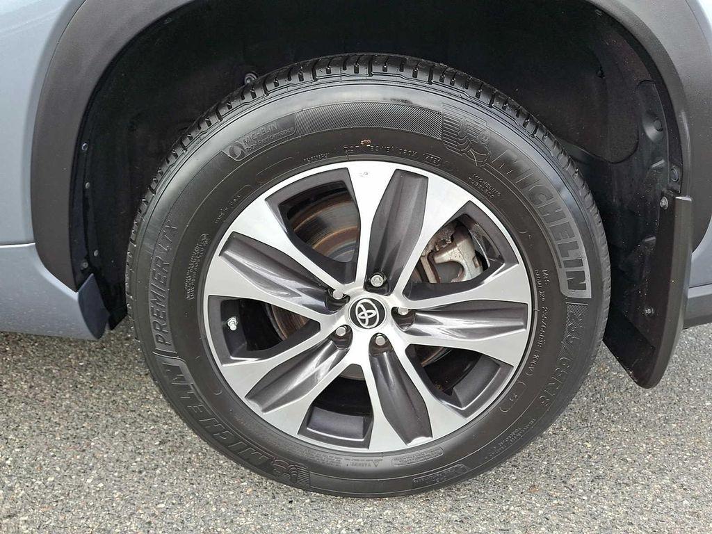 used 2022 Toyota Highlander car, priced at $37,378