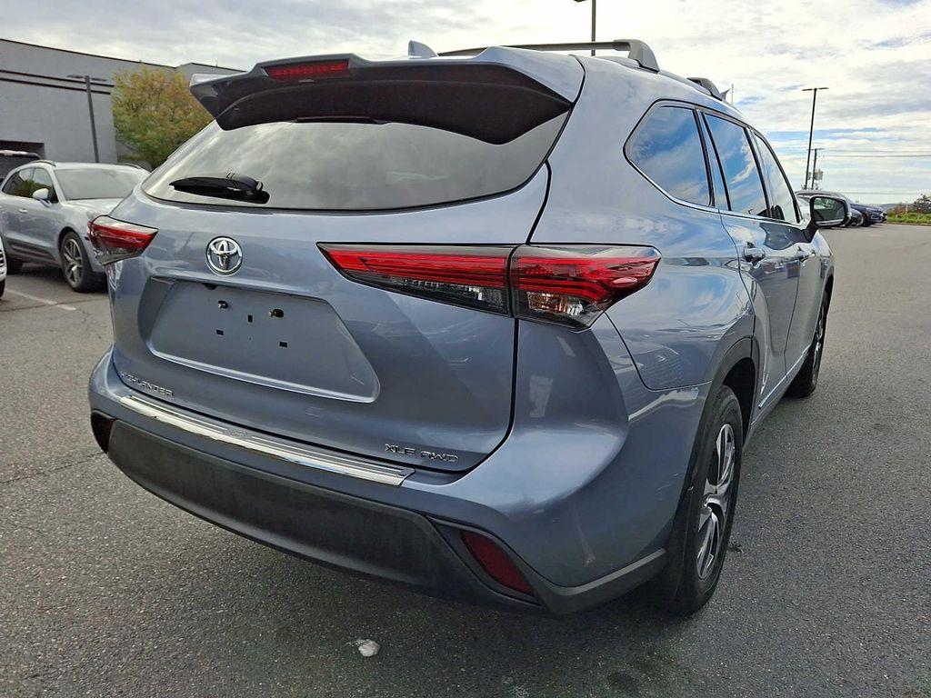 used 2022 Toyota Highlander car, priced at $37,378