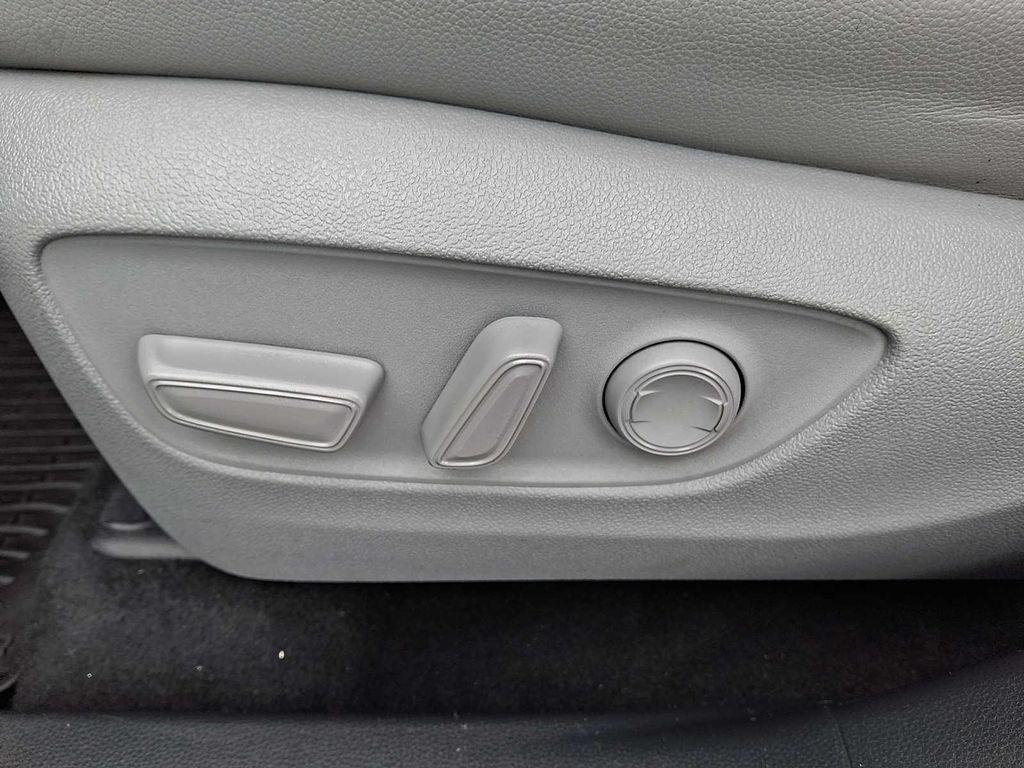 used 2022 Toyota Highlander car, priced at $37,378