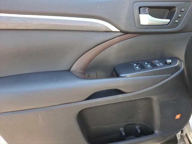used 2019 Toyota Highlander car, priced at $29,495