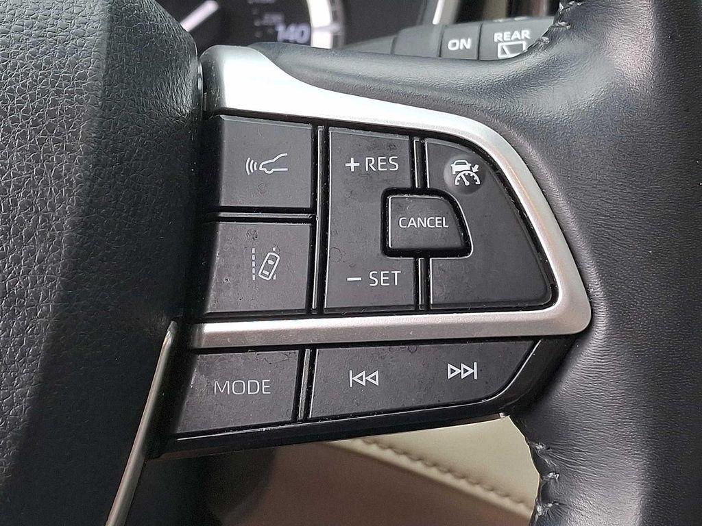 used 2022 Toyota Highlander car, priced at $34,802