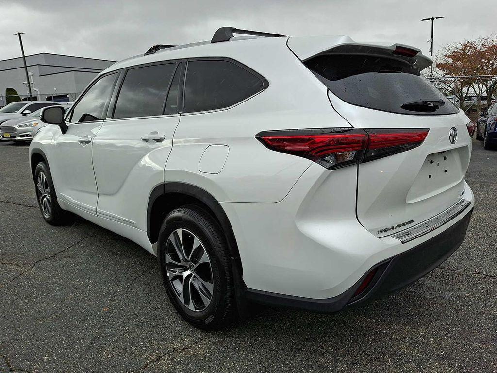 used 2022 Toyota Highlander car, priced at $34,802