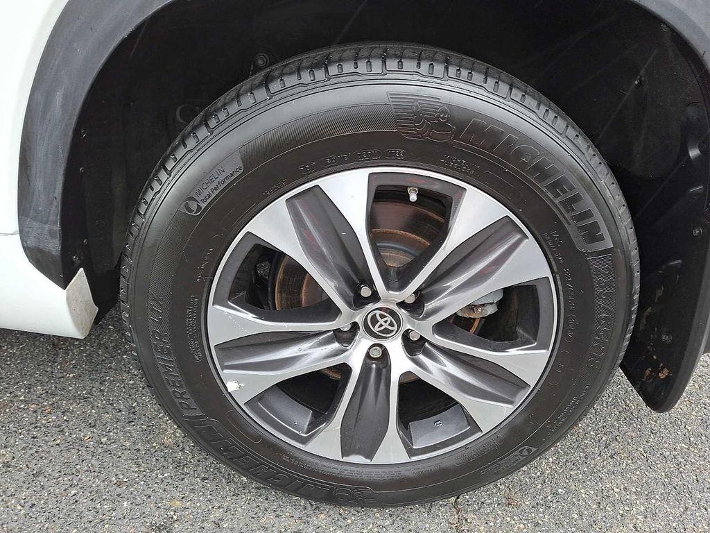 used 2022 Toyota Highlander car, priced at $34,802