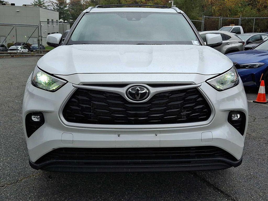 used 2022 Toyota Highlander car, priced at $34,802