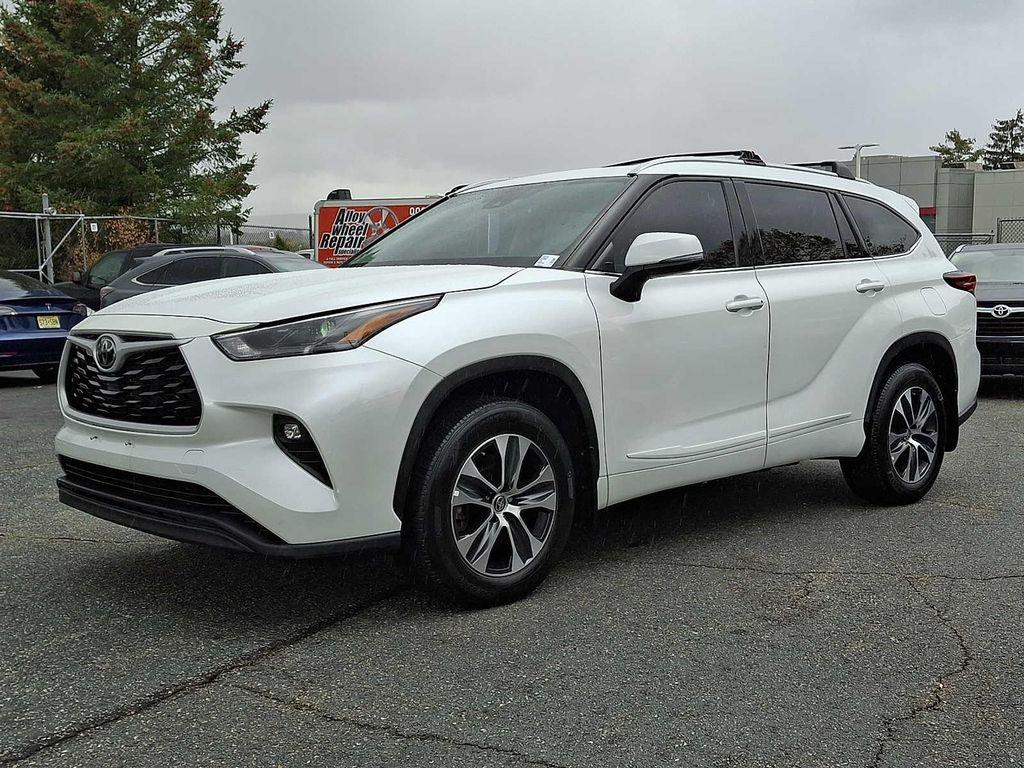 used 2022 Toyota Highlander car, priced at $34,802