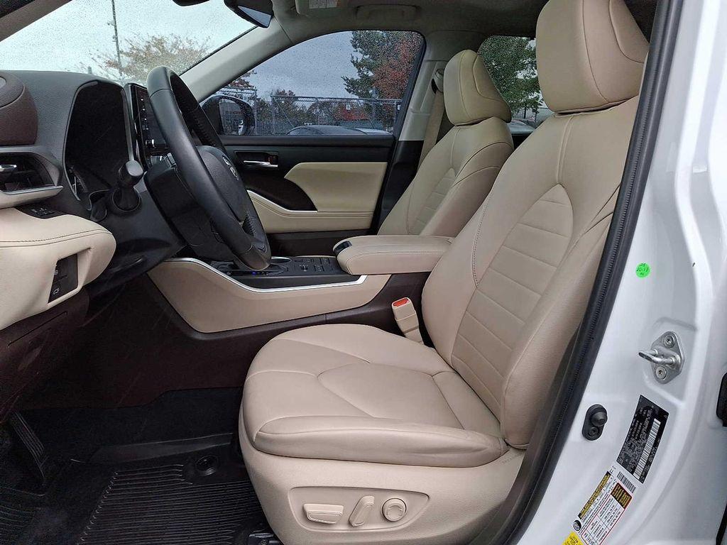used 2022 Toyota Highlander car, priced at $34,802