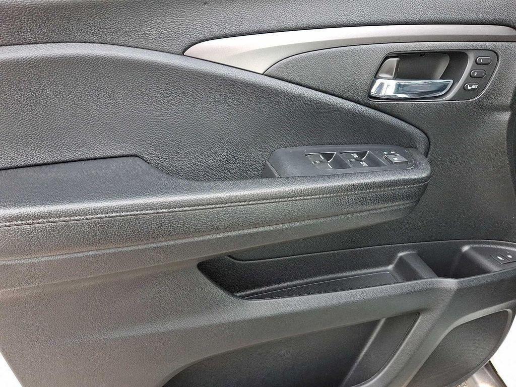 used 2021 Honda Pilot car, priced at $23,252