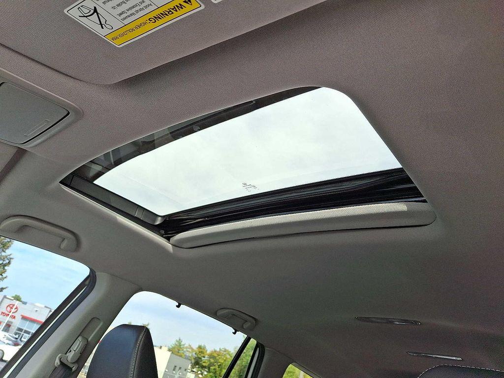 used 2021 Honda Pilot car, priced at $23,252