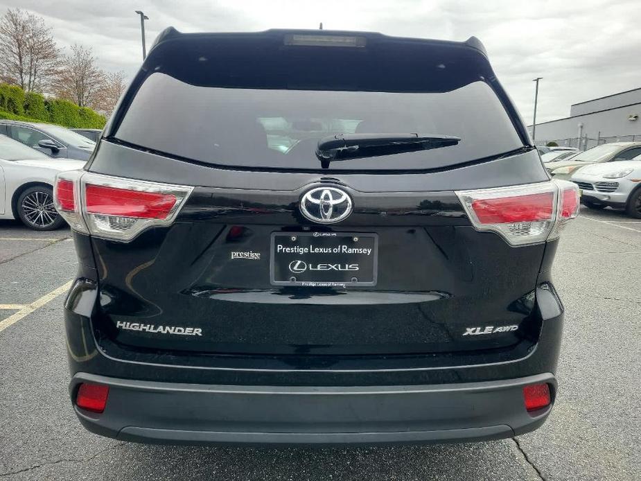 used 2015 Toyota Highlander car, priced at $18,494