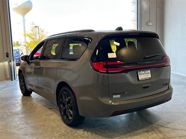 new 2025 Chrysler Pacifica car, priced at $51,508