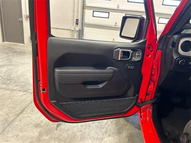 new 2025 Jeep Wrangler car, priced at $46,338