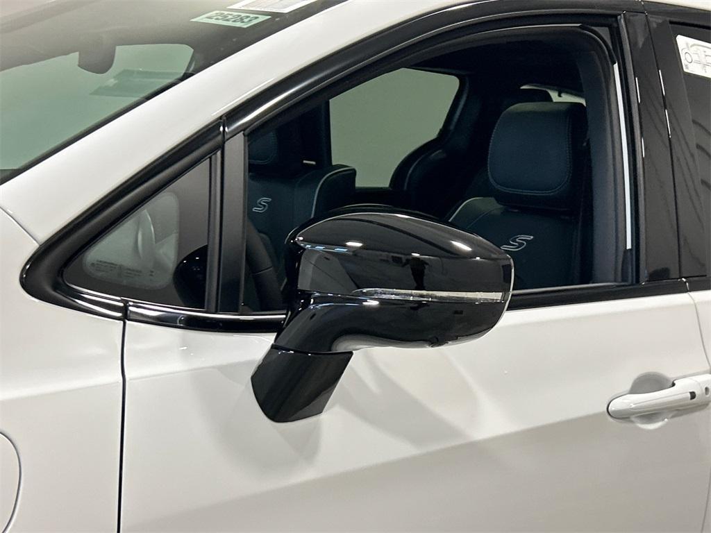 new 2025 Chrysler Pacifica Hybrid car, priced at $48,520