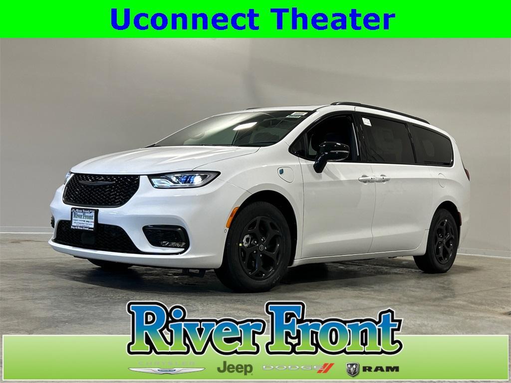 new 2025 Chrysler Pacifica Hybrid car, priced at $49,020