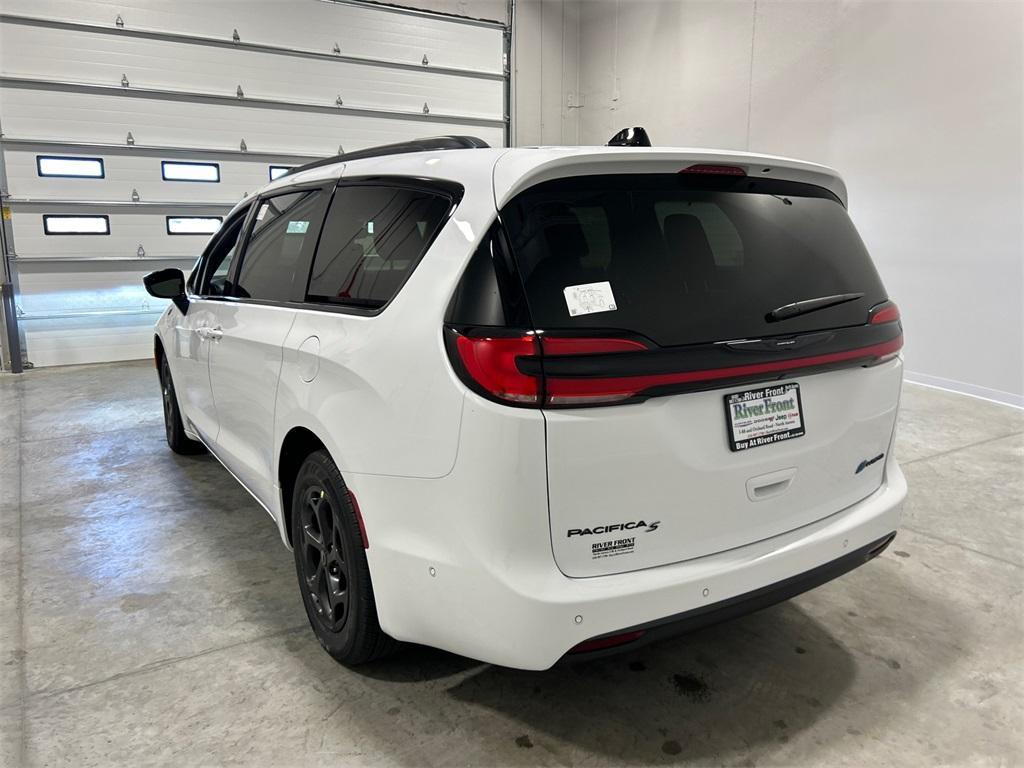 new 2025 Chrysler Pacifica Hybrid car, priced at $48,520