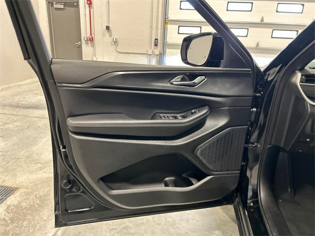 new 2025 Jeep Grand Cherokee car, priced at $44,769