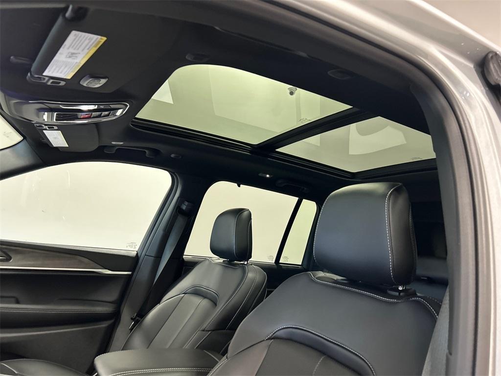 new 2025 Jeep Grand Cherokee car, priced at $48,982