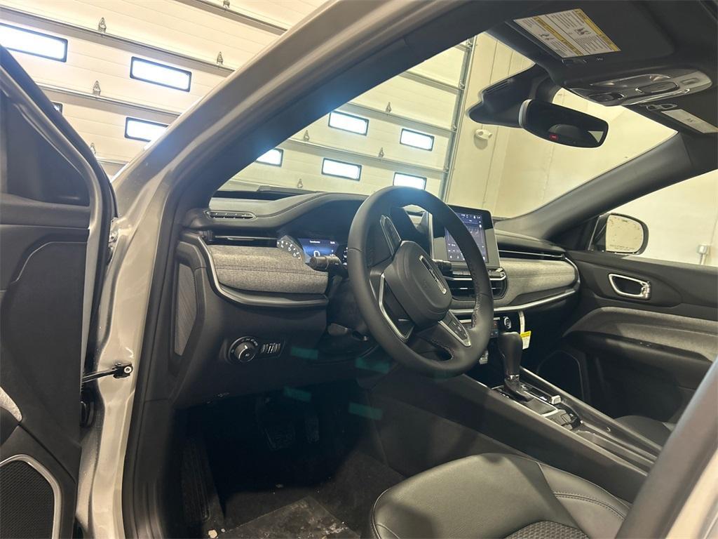 new 2025 Jeep Compass car, priced at $32,045