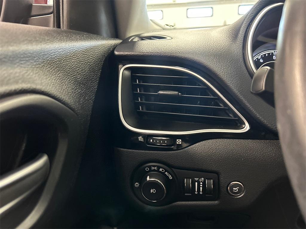 used 2020 Jeep Cherokee car, priced at $19,450