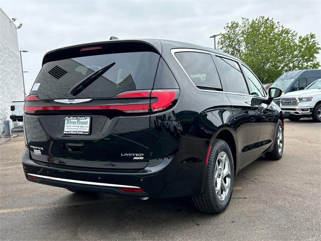 new 2024 Chrysler Pacifica car, priced at $47,917