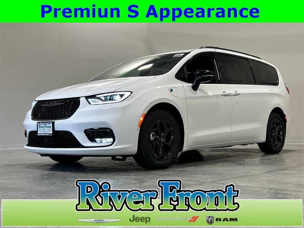 new 2025 Chrysler Pacifica Hybrid car, priced at $45,193