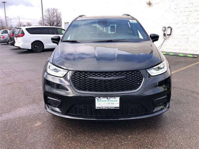 new 2024 Chrysler Pacifica car, priced at $43,470