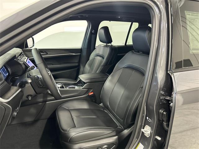 new 2025 Jeep Grand Cherokee car, priced at $51,094