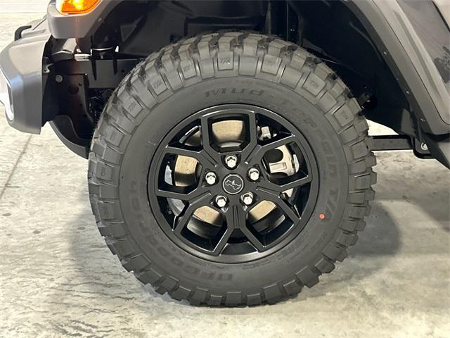new 2025 Jeep Gladiator car, priced at $47,366