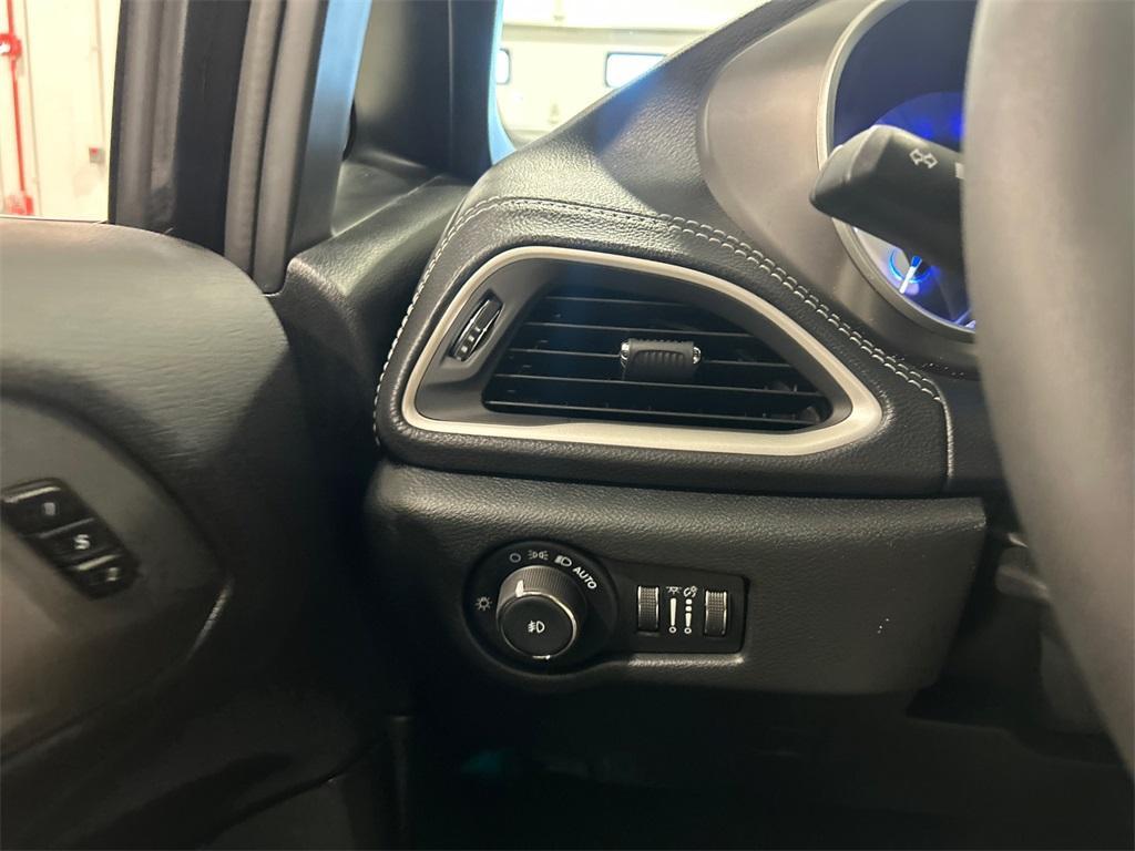 new 2025 Chrysler Pacifica car, priced at $38,758