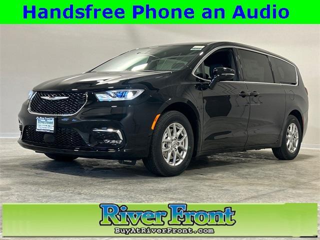 new 2025 Chrysler Pacifica car, priced at $41,318