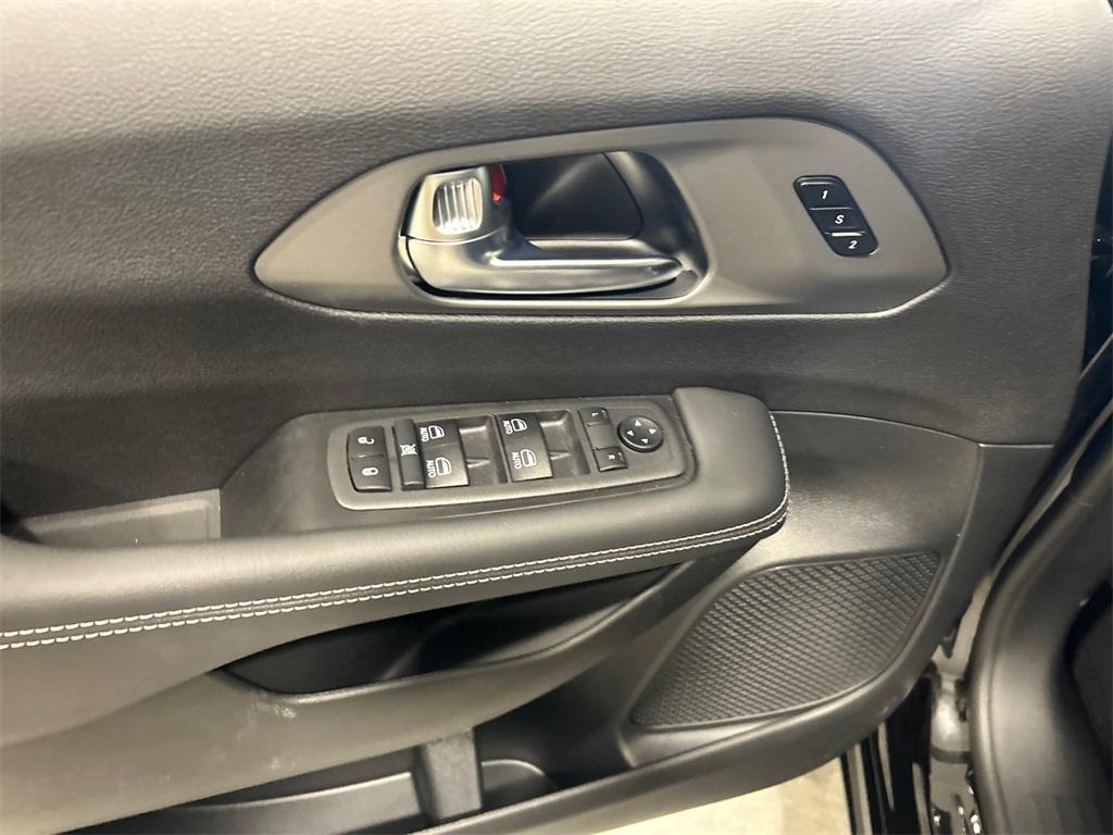 new 2025 Chrysler Pacifica car, priced at $38,758
