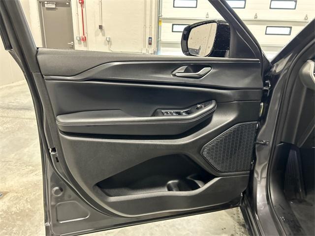 used 2023 Jeep Grand Cherokee car, priced at $38,750