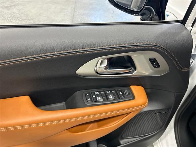 new 2025 Chrysler Pacifica Hybrid car, priced at $47,640