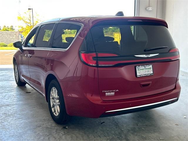 new 2025 Chrysler Pacifica car, priced at $44,204