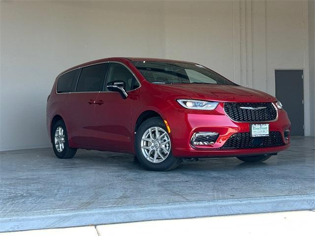 new 2025 Chrysler Pacifica car, priced at $44,204