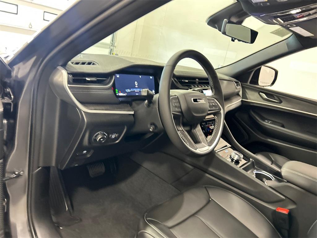 new 2025 Jeep Grand Cherokee car, priced at $48,769