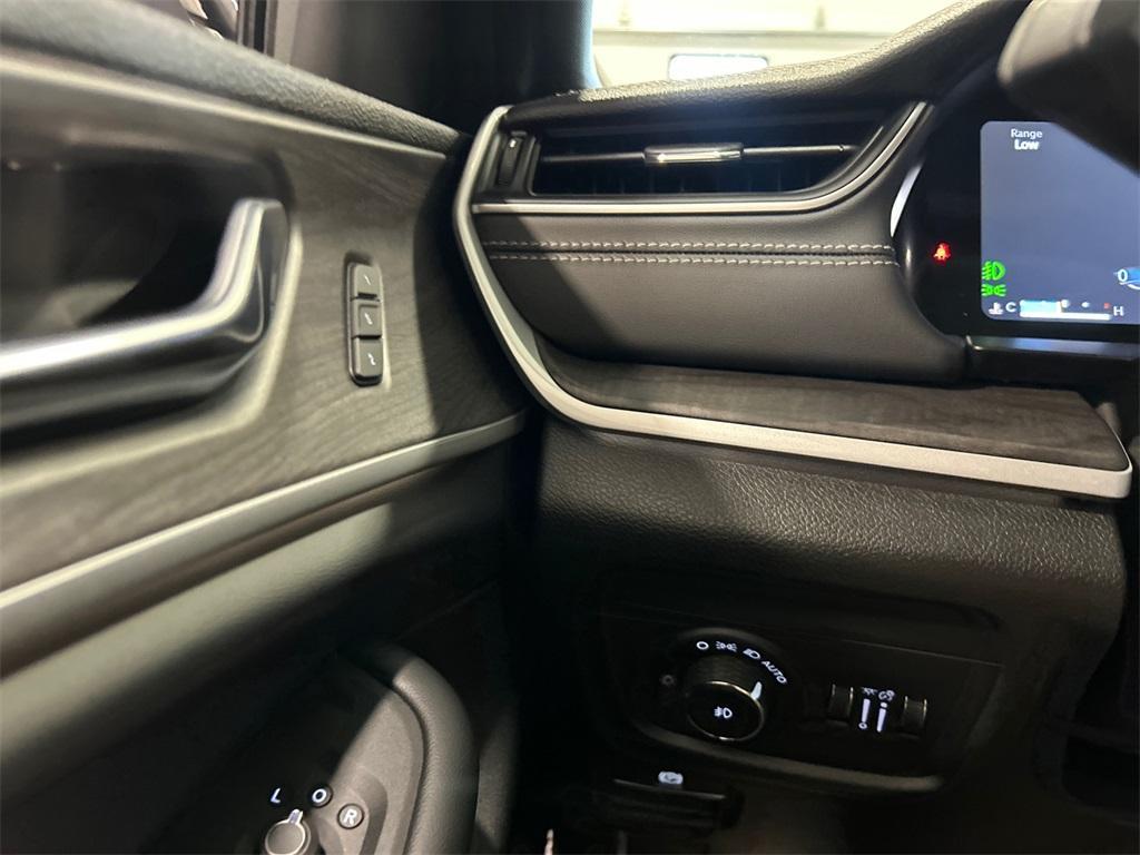 new 2025 Jeep Grand Cherokee car, priced at $48,769