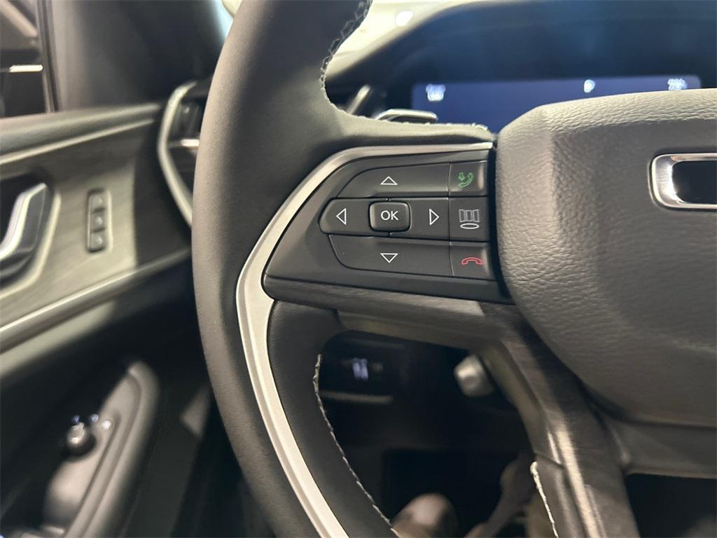 new 2025 Jeep Grand Cherokee car, priced at $48,769