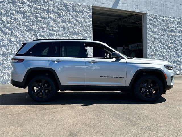 new 2024 Jeep Grand Cherokee car, priced at $42,289