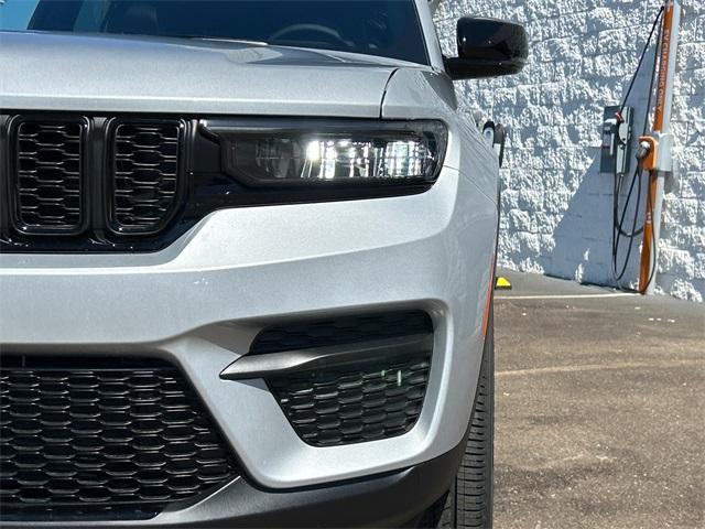 new 2024 Jeep Grand Cherokee car, priced at $42,289