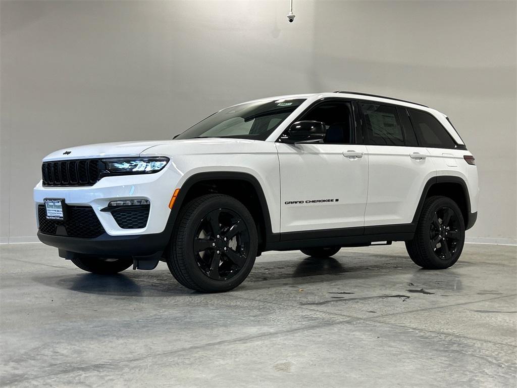 new 2025 Jeep Grand Cherokee car, priced at $48,302